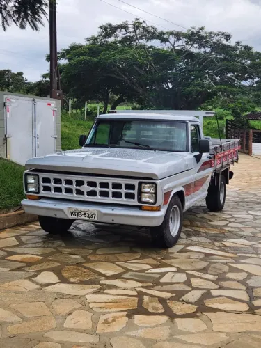 Ford F-1000 S. S. Diesel / S.s. Diesel Turbo 1989