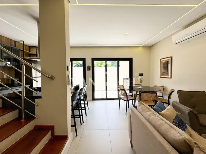 Casa com 3 suítes no condomínio Villa Girassóis em Holambra.
