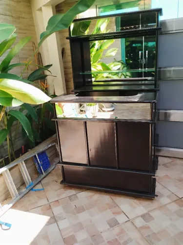 Vendo um barzinho próprio para sala de estar.