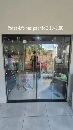 Porta vidro temperado (vidraçaria)