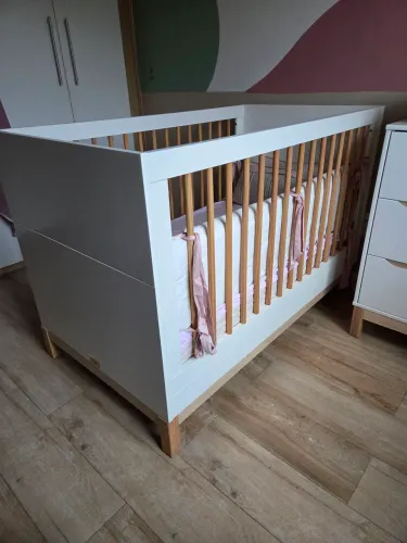 Berço Infantil com regulagem alturas - perfeito estado