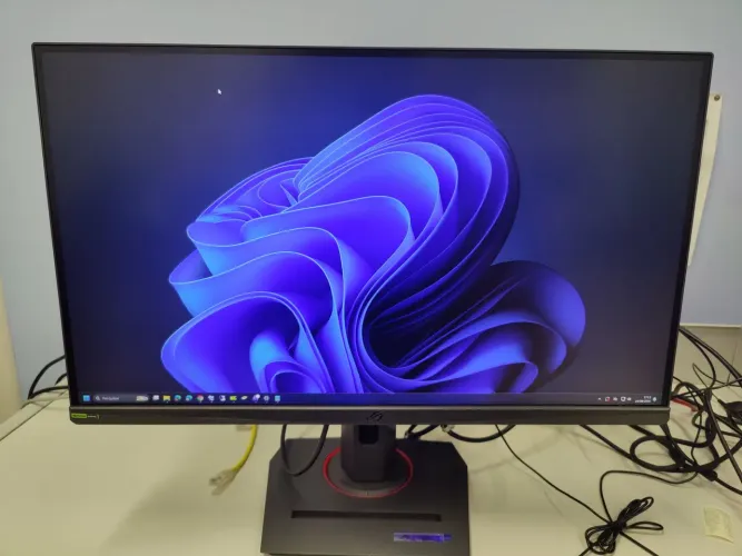 Monitor Gamer ASUS ROG Strix 27" QuadHd 180Hz 1ms Fast ips e Hdr400