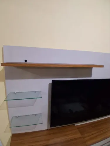 painel de tv freijó/off-white 1,80cm