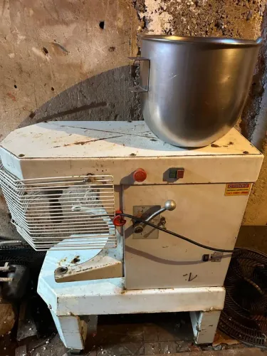 VENDO BATEDEIRA INDUSTRIAL G.PANIZ - ACEITO PROPOSTA!<br>LEIA A DESCRIÇÃO!