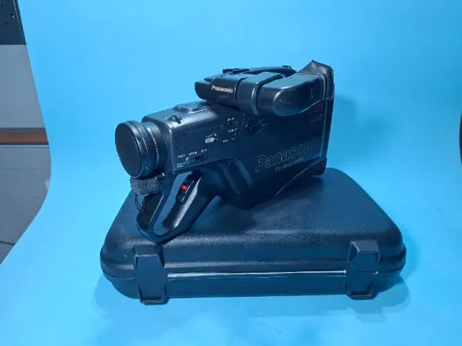 Camera vintage Panasonic VHS Ominimovie