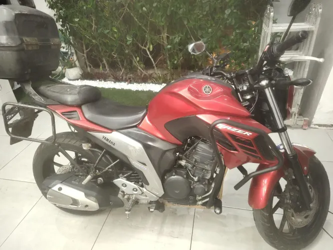 Pra quem está precisando de uma moto com perfeito cuidado 