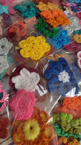 Flores de crochê diversas