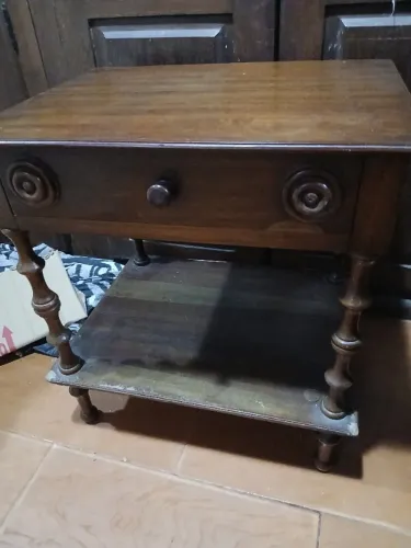 2 mesinhas de cabeceira