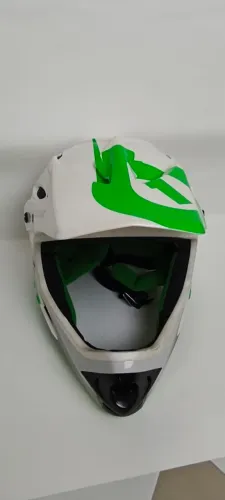 Capacete Downhill Enduro Bike SixSixOne sem uso na caixa 