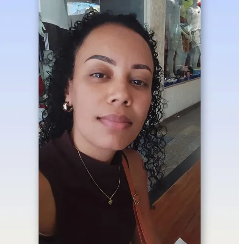 Promotora de eventos e recepcionista - Babá cuidadora com experiência.