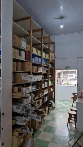Prateleira para estoque em madeira e mdf