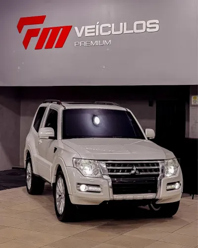 Mitsubishi Pajero HPE Full 3.2 4X4 T.i.dies. 5P AUT 2015