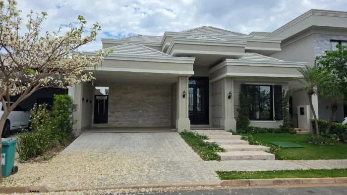 Casa com 3 Suites no Condominio Florais Italia