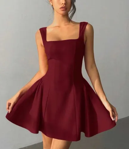 Vestido vermelho com laço nas costas