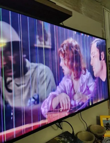 ?TV Samsung 43" 4K (Modelo UN43RU7100G) - Para Conserto ou Retirada de Peças