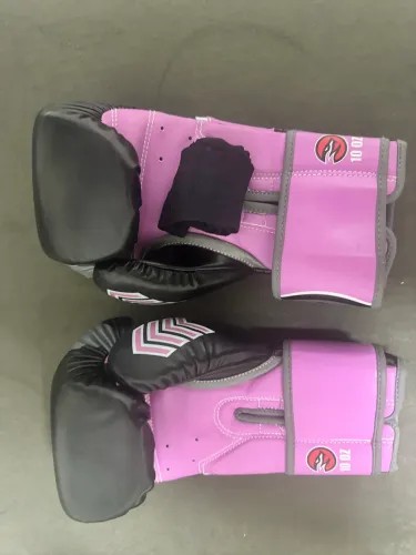 Luva muay thai (semi-nova) infantil 