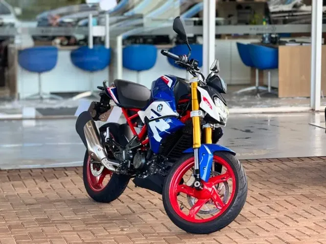 Moto BMW G 310 R Azul, Branca e Vermelha , 313cc
