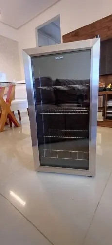 Frigobar Suggar 88L Porta De Vidro 220V Inox- FB8812IX