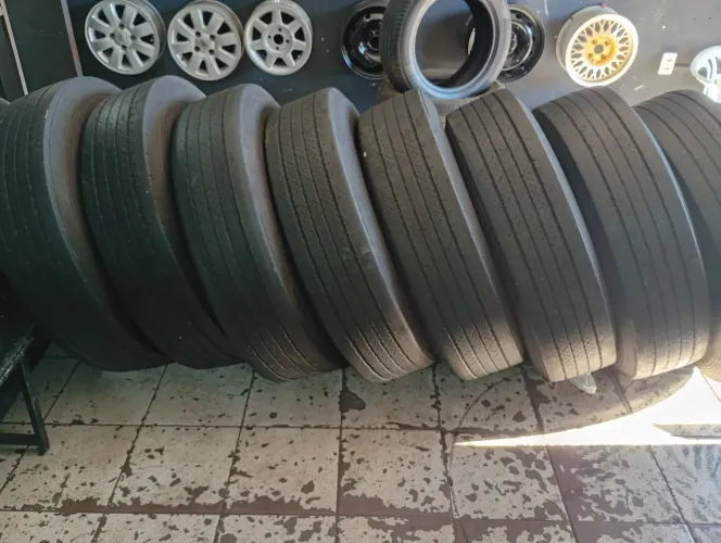 PNEUS 275/70R22.5