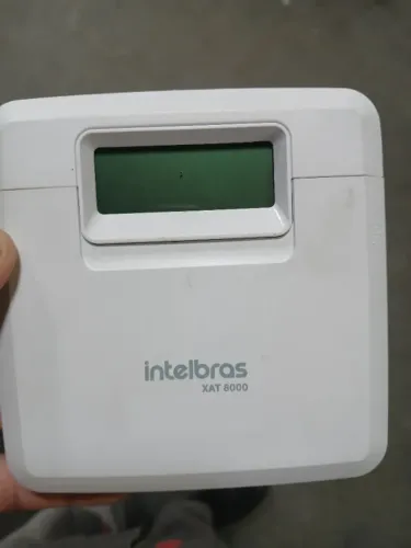 Central de alarme sem fio Intelbras XAT 8000