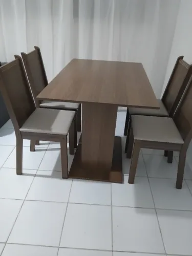 Mesa de jantar 4 cadeiras 