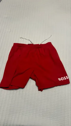 Short hugo boss vermelho tamanho P