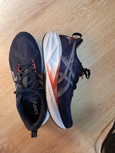 Tênis Asics Novablast 5 São Silvestre Masculino