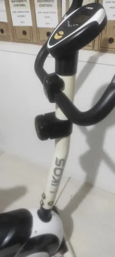 Bicicleta ergométrica marca kikos