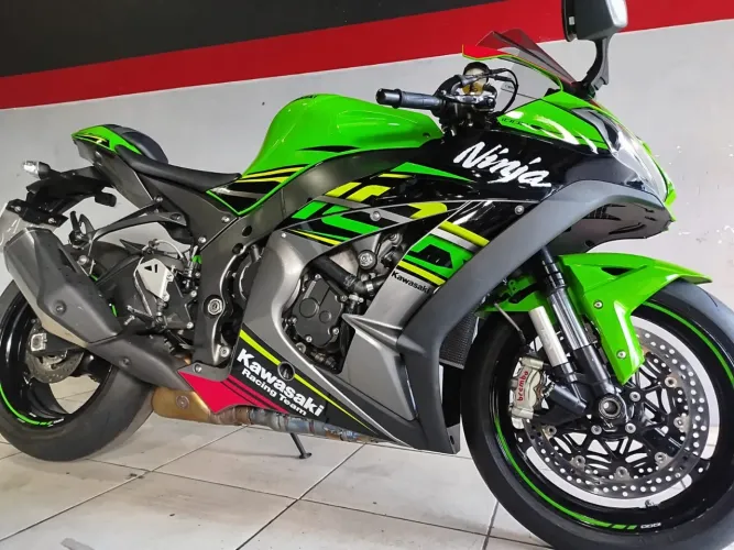 Kawasaki Zx10r com 8900 km com pneus zero