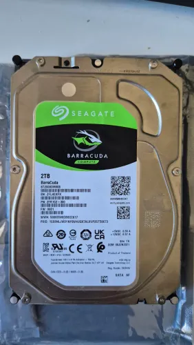 HD Seagate Barracuda 2TB quase sem uso