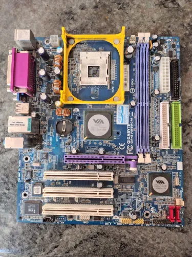 Placa mãe GA 8VM800M LEIA O ANÚNCIO