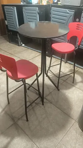 Mesa com banqueta alta
