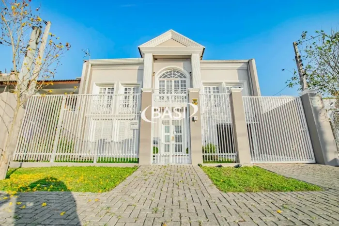 Casa Alto Padrão à Venda na Vila Izabel, Curitiba