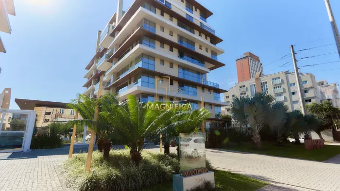 Apartamento com 3 suítes e 3 vagas no Edifício Mandala Água Verde, Curitiba