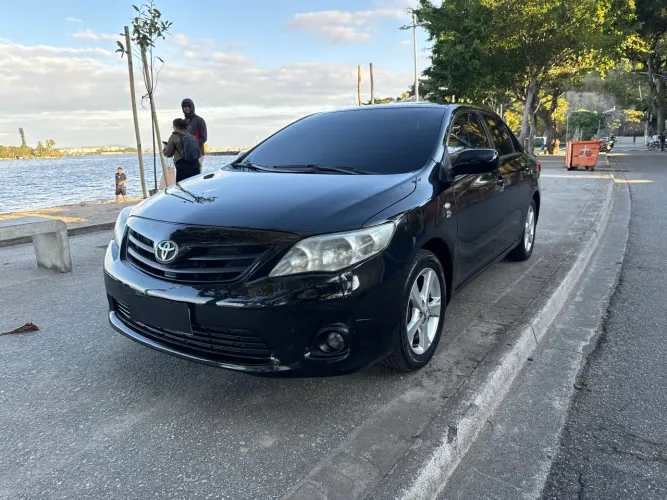 Toyota Corolla GLI 1.8 Flex 16V Aut. 2014