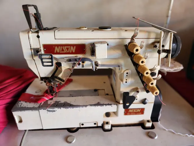 Maquina de costura galoneira