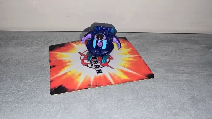 Bakugan Aquos Preyas B1 Transluscido