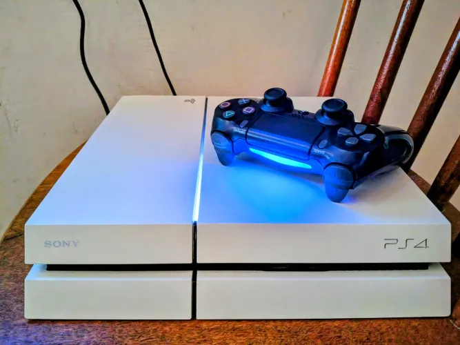 PS4 edição branco desbloqueado
