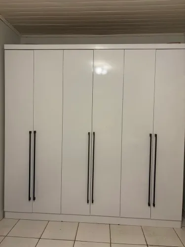 Guarda roupas 6 portas