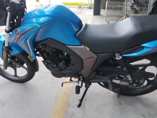 Motocicleta suzuki DK 150 CC muito econômica
