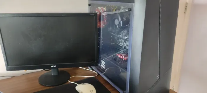 Ryzen 5 + 16GB RAM + SSD + Monitor + Mouse Logitech