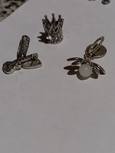 3 berloques banhados a prata