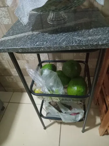 Fruteira com tampa de granito