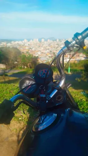 Moto muito boa para trabalhar,só pegar e andar muita econômica,te leva em qualquer lugar
