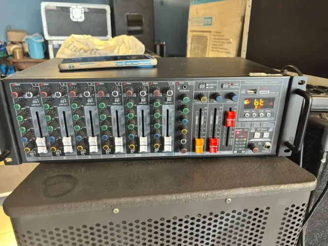 Mesa de som amplificada arcano impecável 