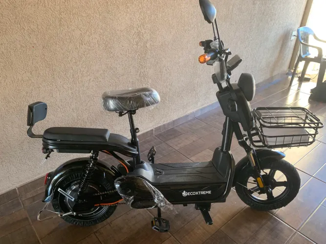 Scooter elétrica 