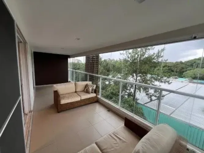 Varanda ampla, 4 dormitórios e lazer de clube na Granja Julieta  186 m², 3 vagas + depósit