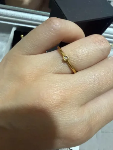 Anel solitário em ouro 18k com ponto de luz
