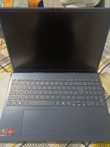 Notebook VAIO FE16 AMD Ryzen 7-5825U Linux 8GB RAM 256GB SSD 16" IPS WUXGA Antirreflexo