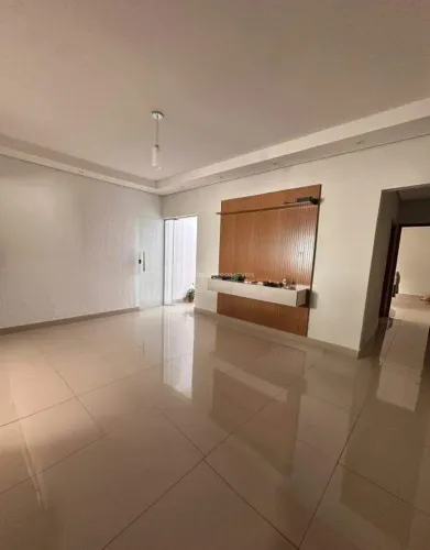 Casa para Aluguel no Bairro São Benedito (Uberaba/MG) com Piscina e Varanda Gourmet